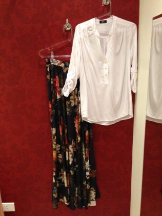 Trendy Store_Camisa e saia longa com estampa floral dark