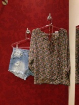 Trendy Store_Bata floral e jeans